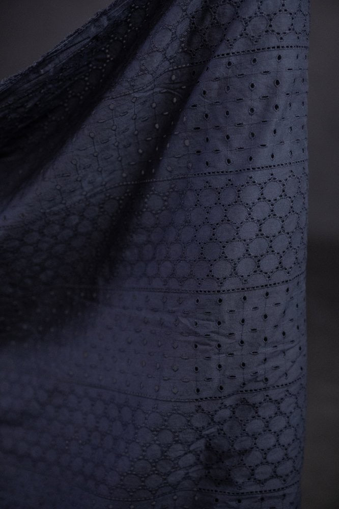 INDIAN COTTON • Navy Eyelet • Remnant 98cm