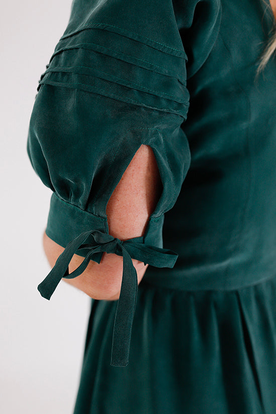 
                
                    Load image into Gallery viewer, Shay Dress Paper Sewing Pattern by Chalk &amp;amp; Notch 
                
            