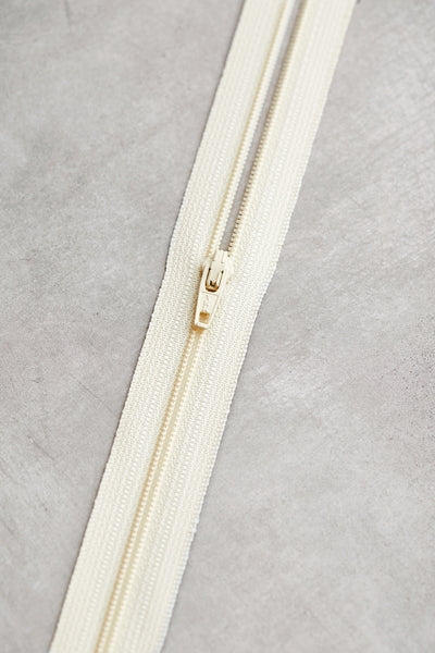 YKK®  BASIC COIL ZIPPER • meetMILK® • 18cm or 30cm
