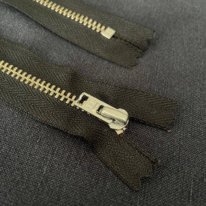 YKK® METAL ZIPPER • Assorted colours • Nickel finish