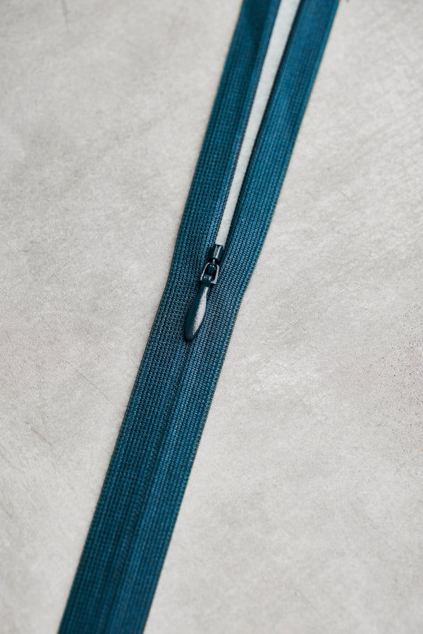 YKK Sky Blue Invisible Zipper 22 |Harts Fabric