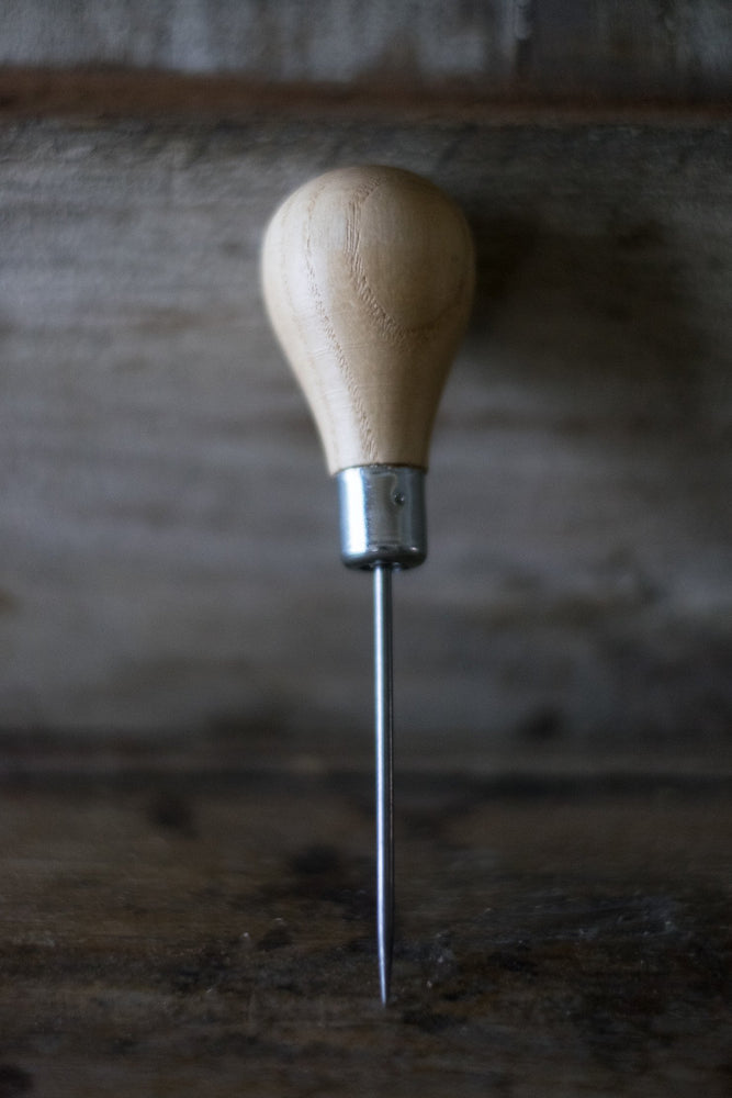 TRADITIONAL TAILOR'S AWL