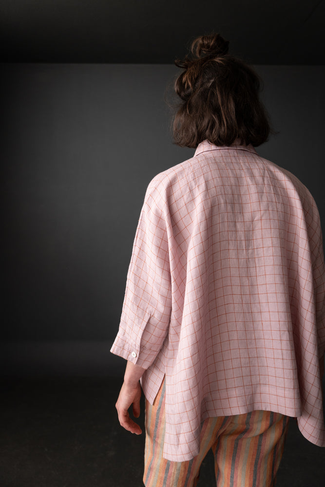 Bertie linen. Elwen wears a 14, for an oversized look.