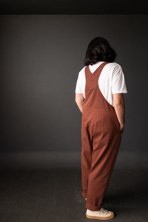 Model Larli is wearing the Harlenes in Appolina 8oz Sanded Twill. Larli is a UK size 20, and 5.11. The legs were lengthened to accommodate her height.