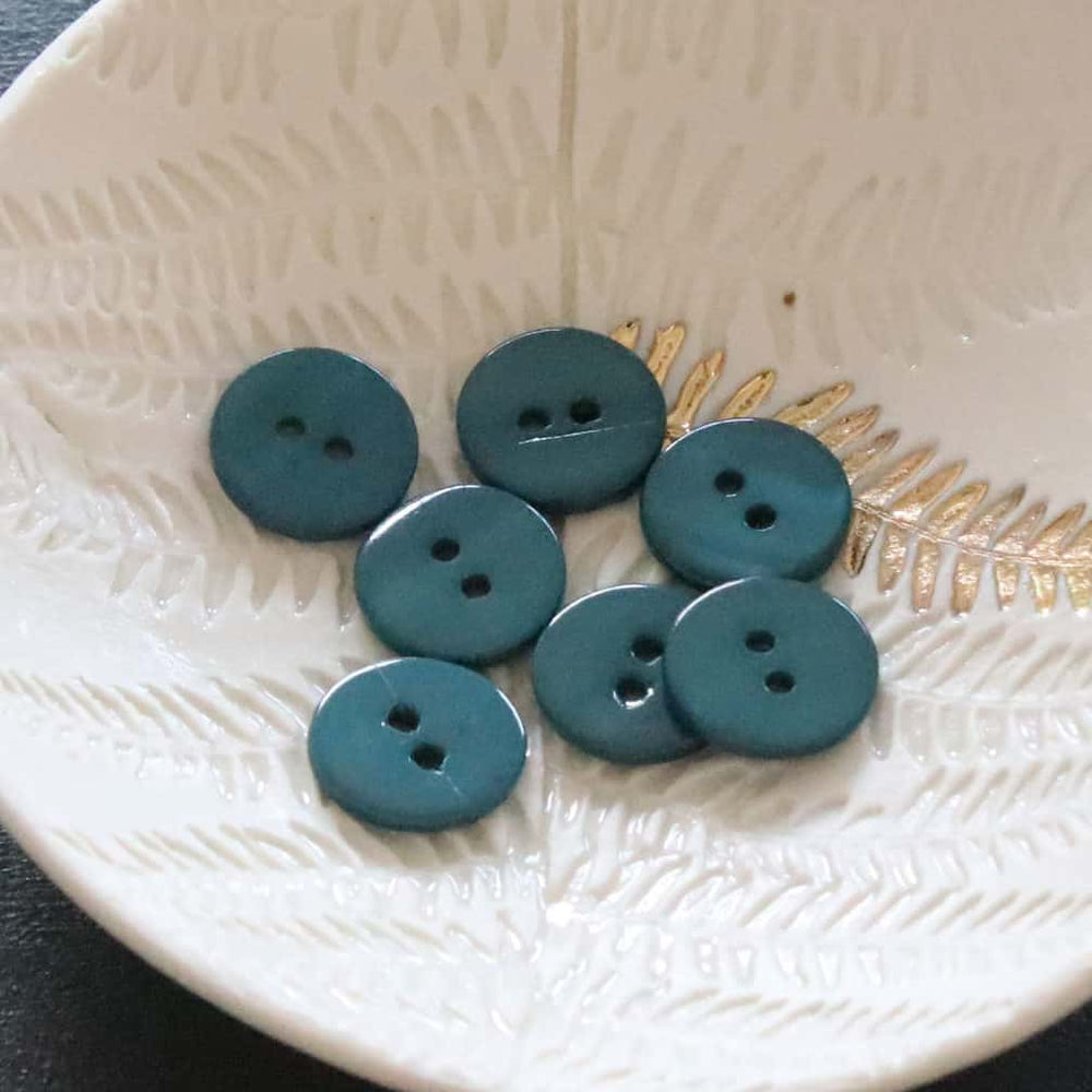 MOTHER OF PEARL BUTTONS • Green • 15mm