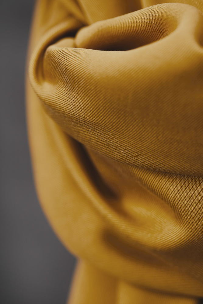 SMOOTH DRAPE TWILL • TENCEL™ fibres • Amber • Remnant 39cm